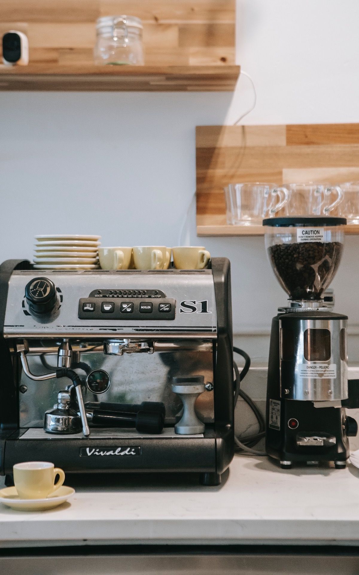 Espresso Machine and Burr Grinder (Photo: Pexels)
