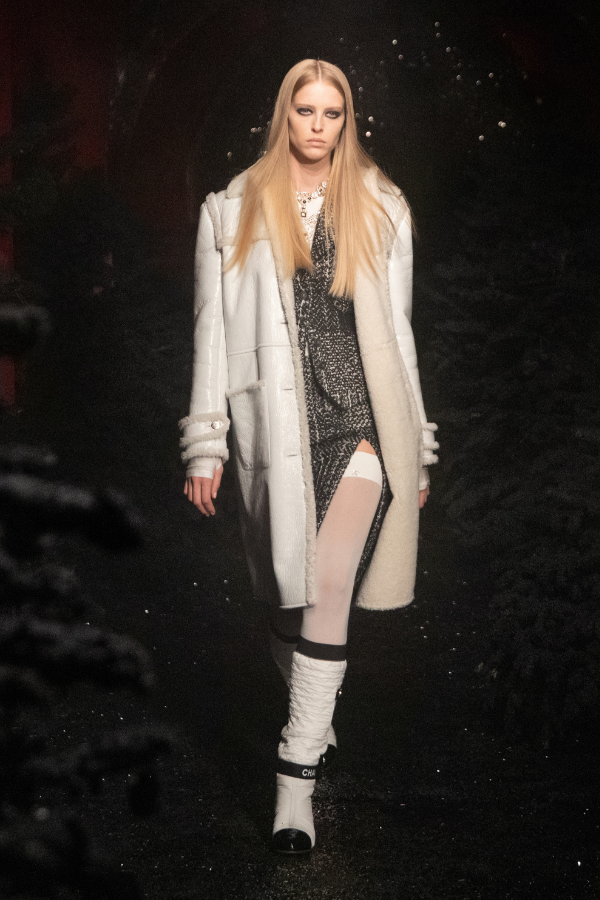 The high slit brings an edgy element to this look