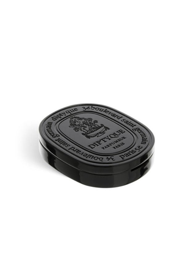 Diptyque L'Ombre dans L'eau solid perfume from <a href="https://www.kensapothecary.com.my/product/lombre-dans-leau-solid-perfume-4g/" target="_blank" rel="noopener">Ken's Apothecary</a>