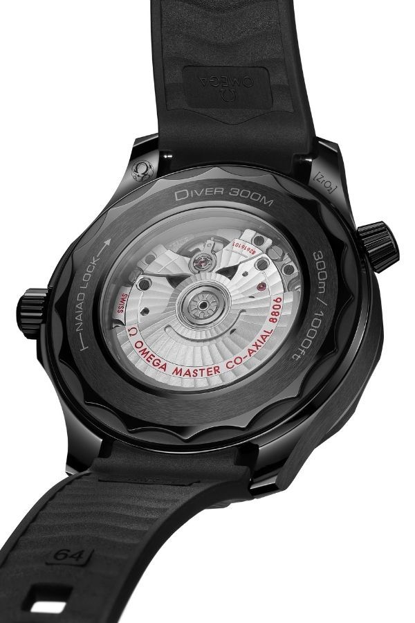 The Seamaster Diver 300M Black Black features a caseback secured by Naiad Lock
