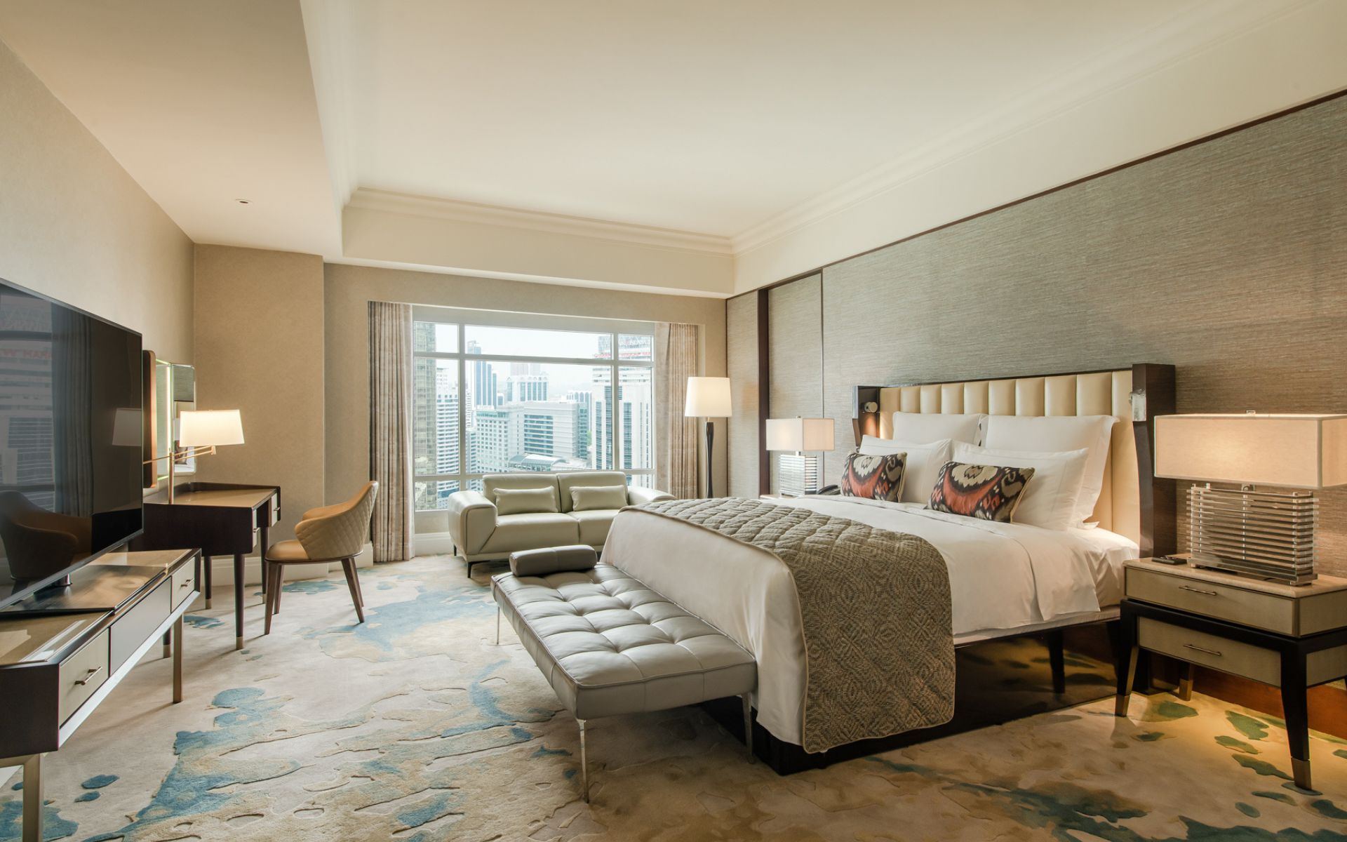 One of two bedrooms in the Presidential Suite has been infused to a mix of contempor (Photo: David Yeow Photography)ary pieces