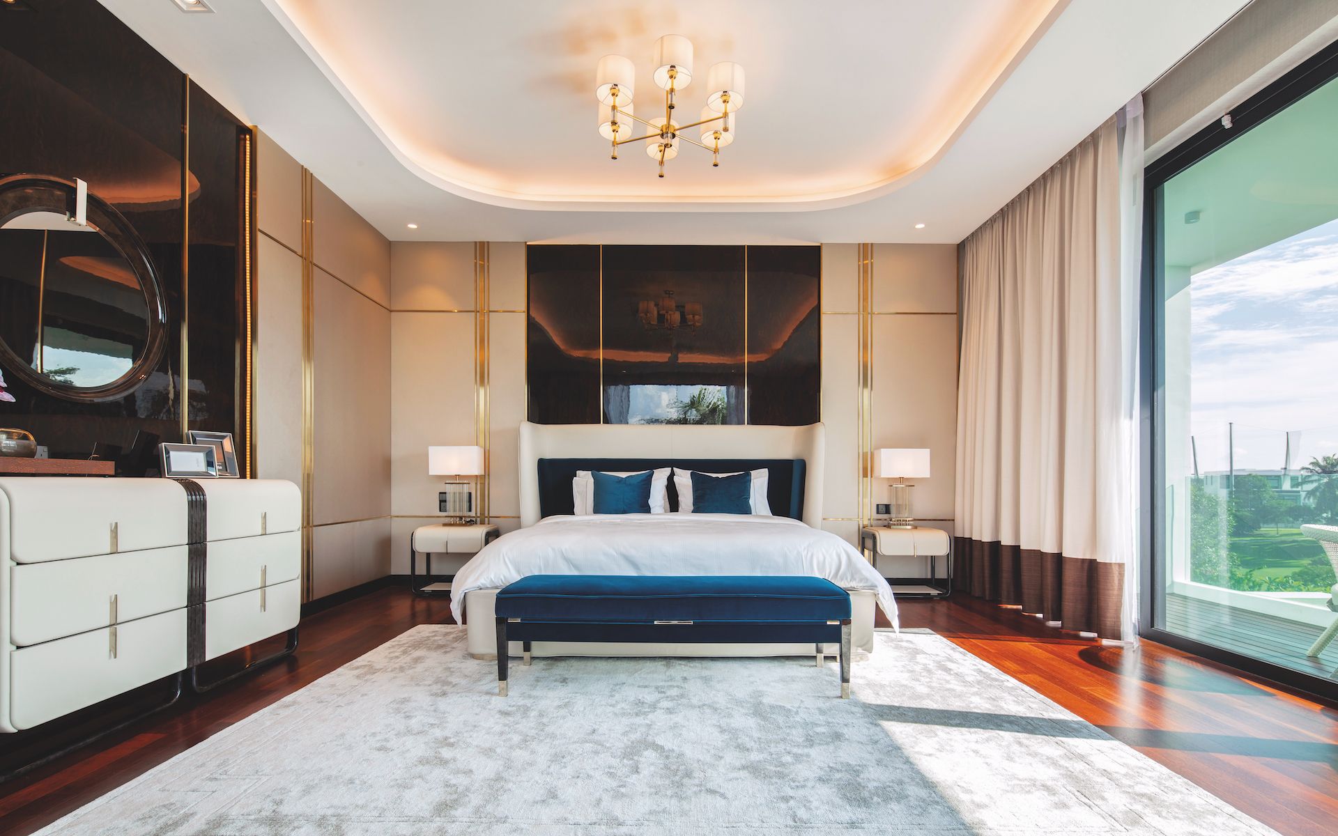 The master bedroom was furnished exclusively with Turri pieces