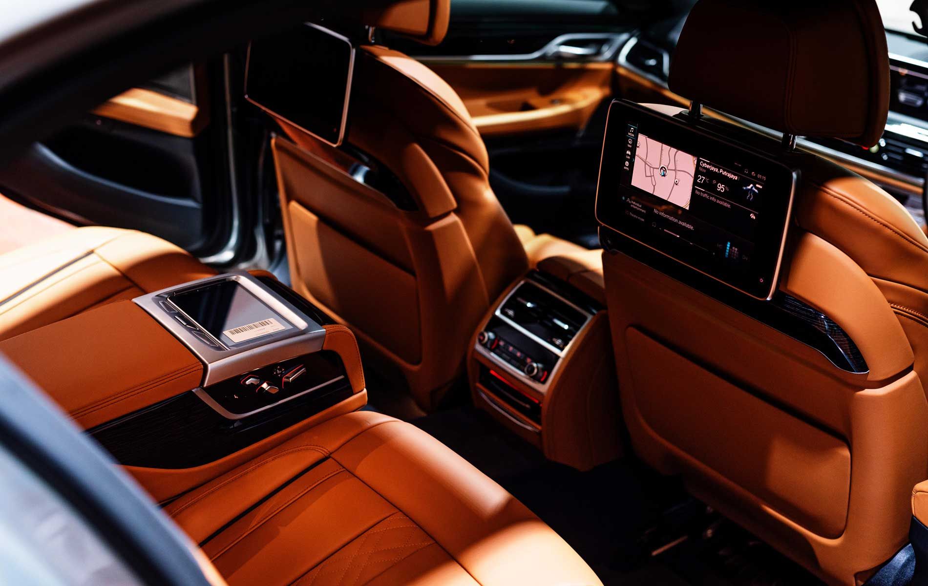 Rear-passengers can also enjoy the vehicle's entertainment features via the two 10-inch touchscreen monitors.
