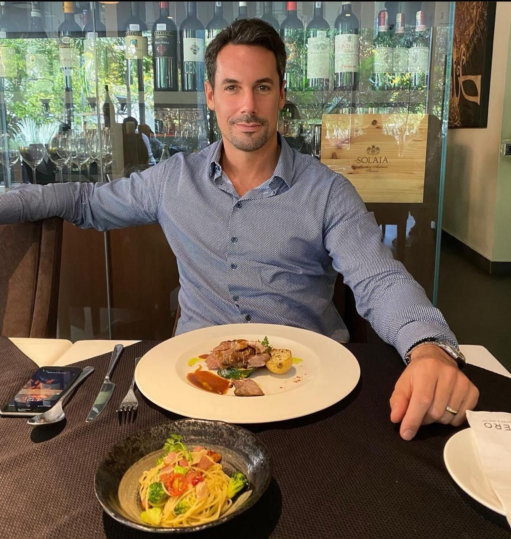 Roberto Guiati dining at Zenzero Restaurant & Wine Bar