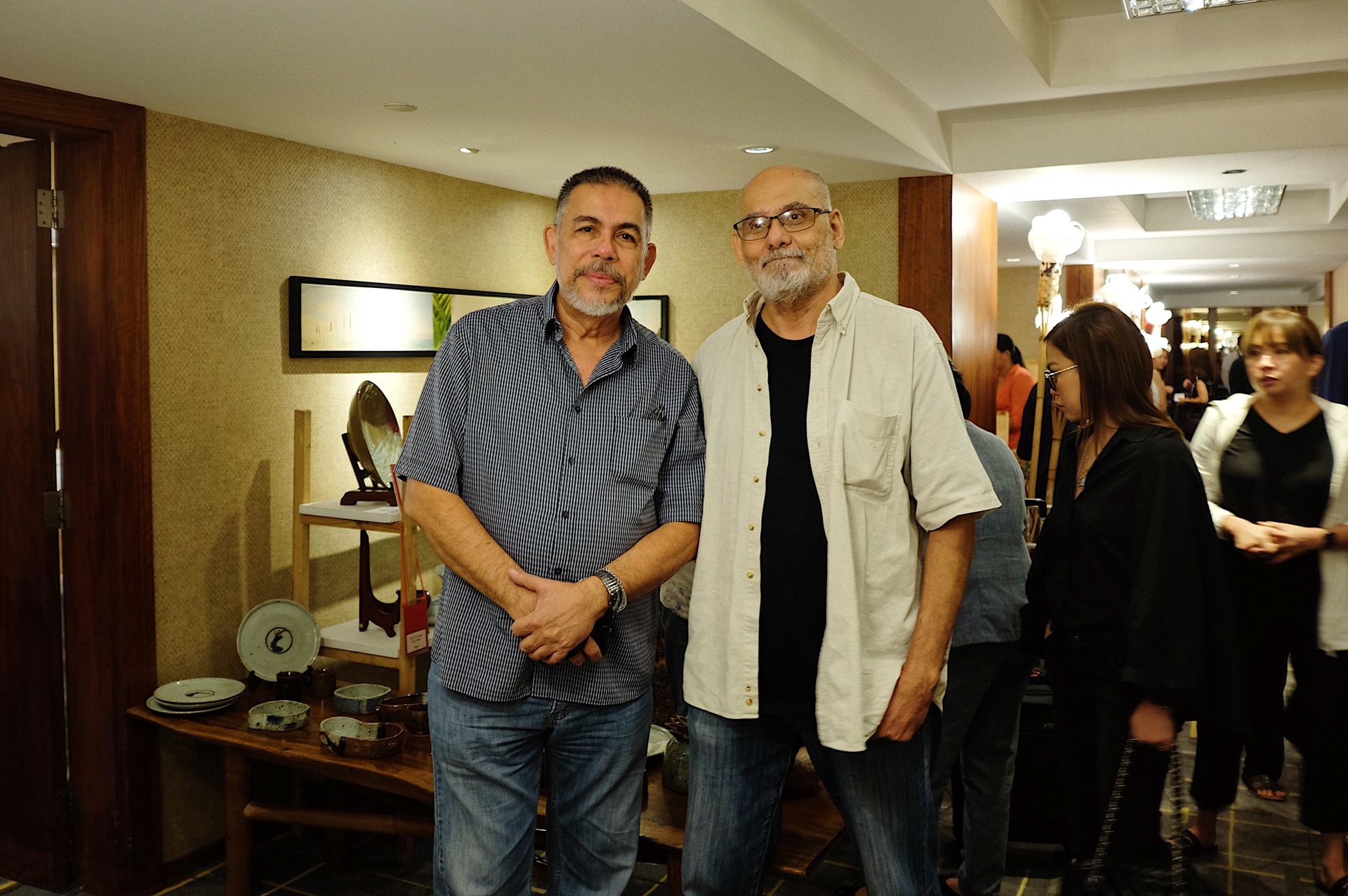 Renowned photographer Wyg Tymans with ceramic master and exhibitor Jon Pettyjohn