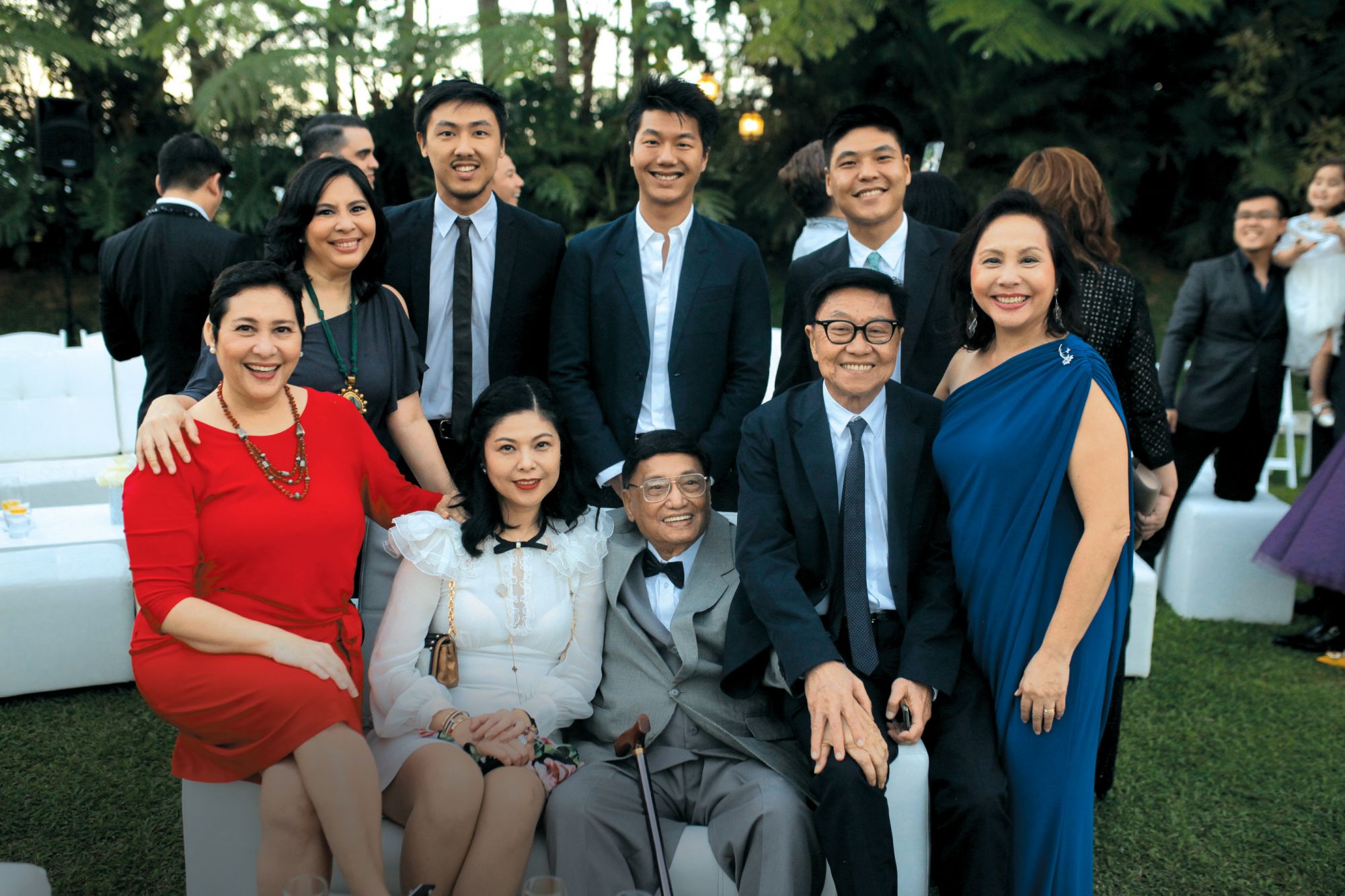 (Seated, from left to right) Juno Chuidian, Maria Villareal, Larry Henares, Dennis Villareal, Elvira Esguerra; (standing, from left to right) Rosanna Angeles, Victor Villareal, Dennis Villareal Jnr, James Villareal
