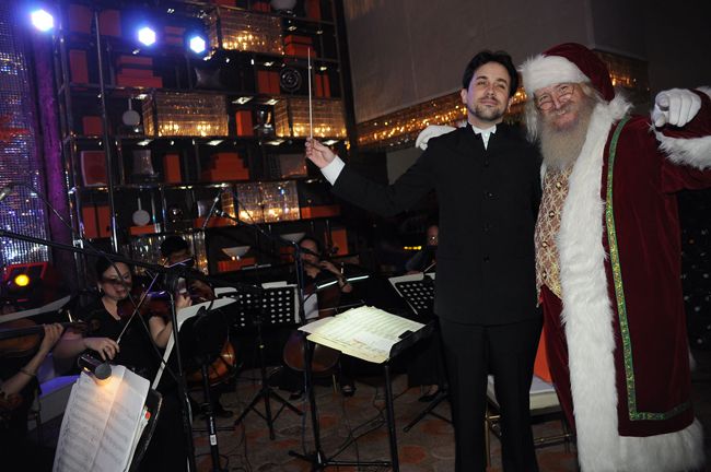 Philippine Philharmonic Orchestra and conductor Olivier Ochanine