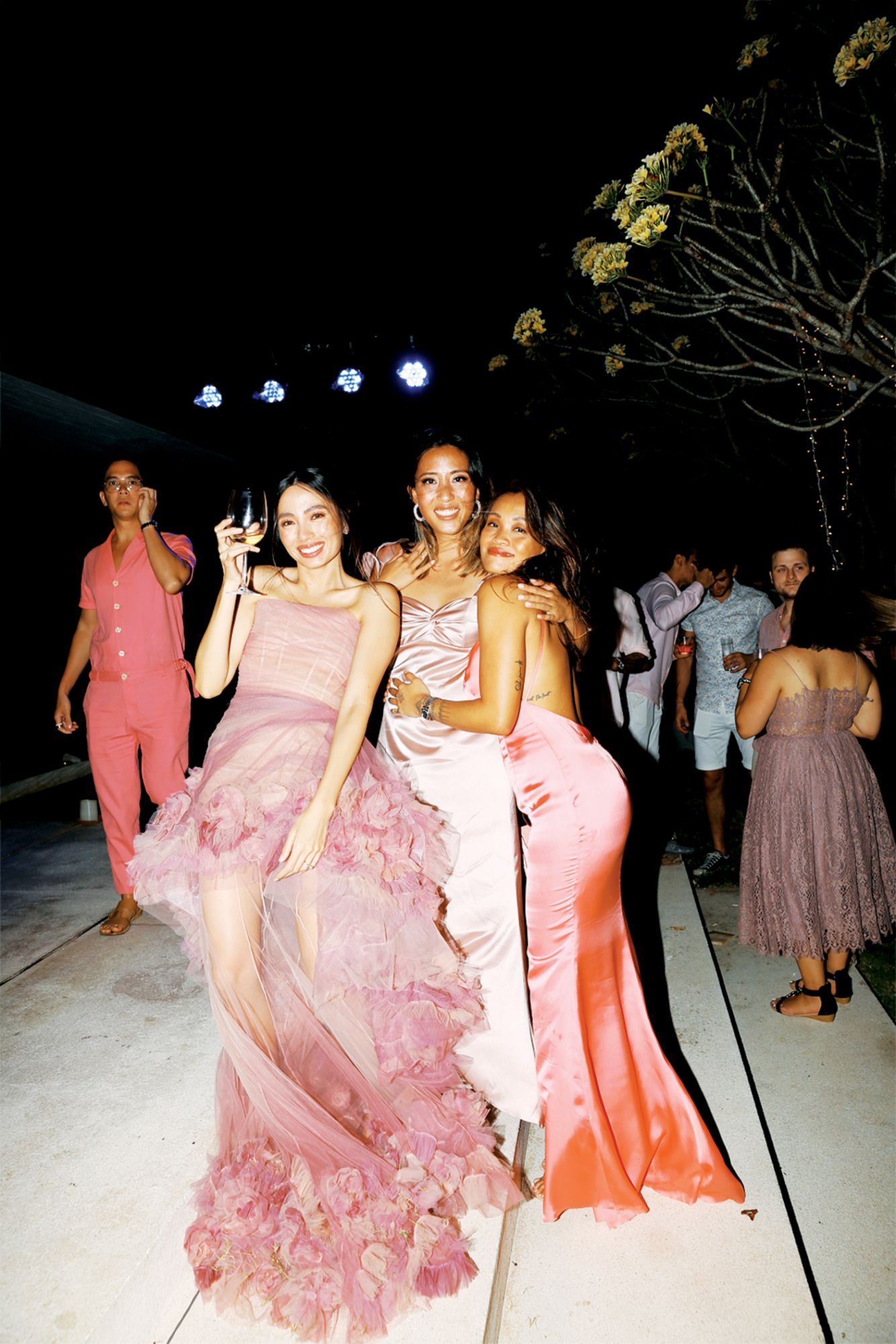 The bride with Cris Cu and Boom Sason