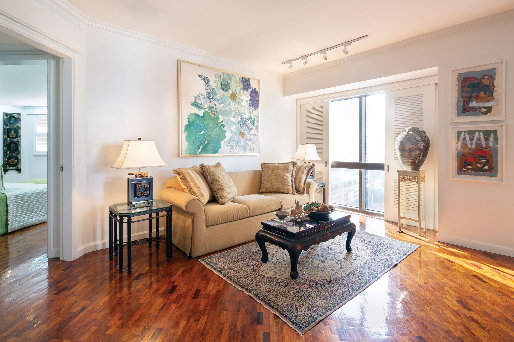An Isabel Diaz canvas adds a feminine touch