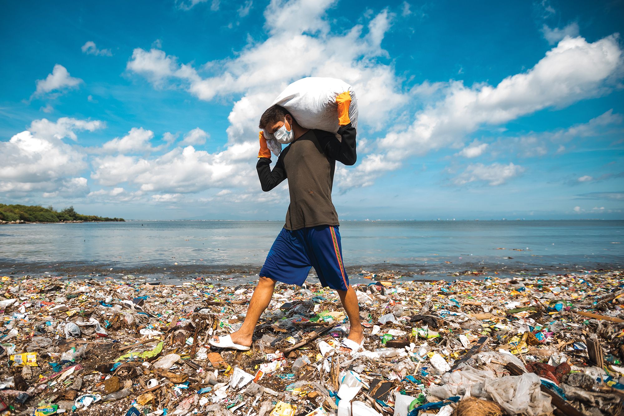Greenpeace and members of the #breakfreefromplastic movement continue its beach cleanup and brand audit in Freedom Island, Parañaque City. The activity aims to name the companies most responsible for the plastic pollution in our beaches.