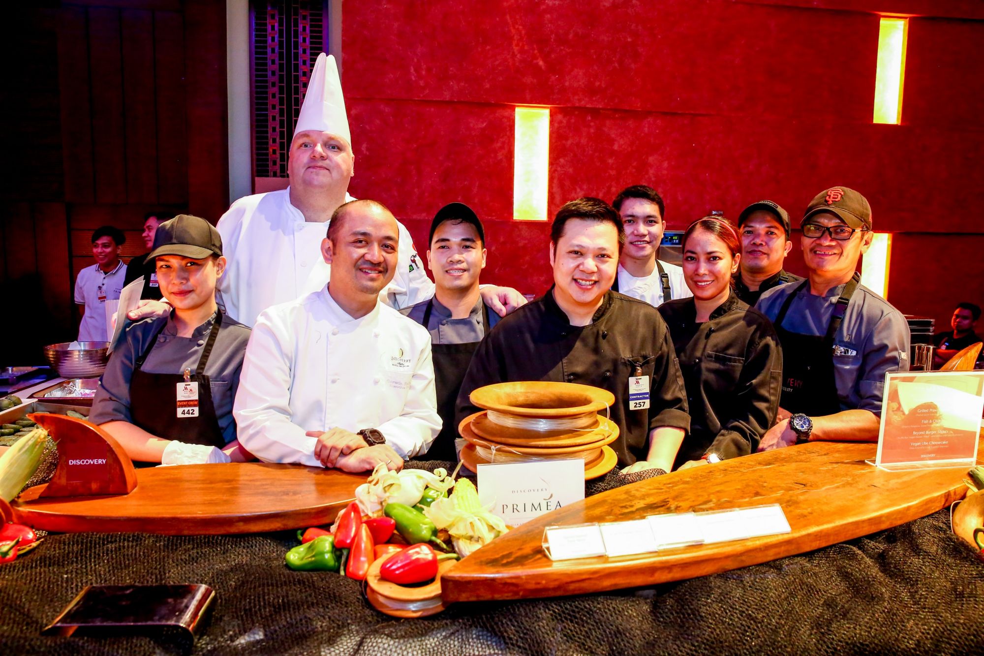 Executive Chef Meik Brammer with Discovery Primea’s Executive Chef Gerwin Bailon with his culinary team