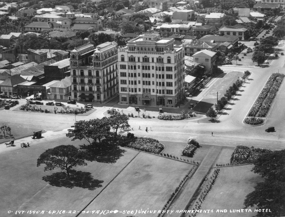 Designed by Spanish architect Salvador Farre and styled as French Renaissance, the Luneta Hotel on Kalaw Avenue was built in 1919. In the photo: Aerial photo of the Luneta hotel in 1930, to the left of the no-longer existing University Apartments | Photo by: JL Highfill / San Diego Air and Space Museum Archive