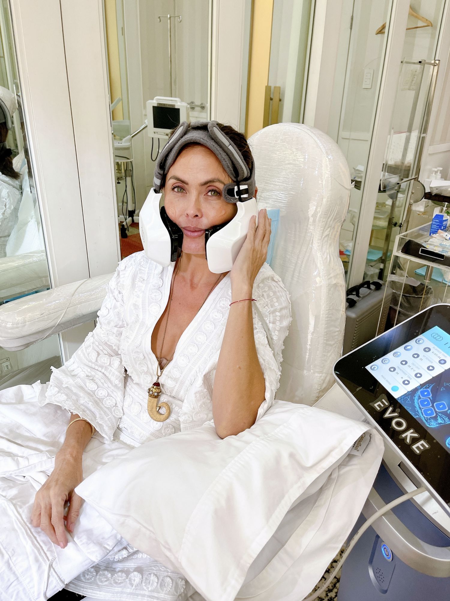 Aivee Clinic Evoke Treatment