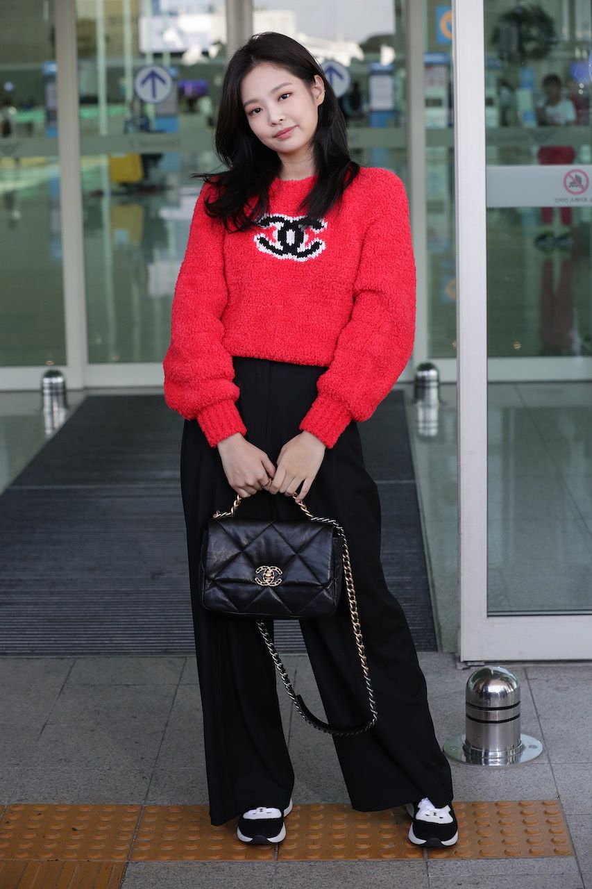 INCHEON, SOUTH KOREA - SEPTEMBER 29: Jennie of South Korean girl group BLACKPINK is seen on departure at Incheon International Airport on September 29, 2019 in Incheon, South Korea. (Photo by Han Myung-Gu/WireImage)