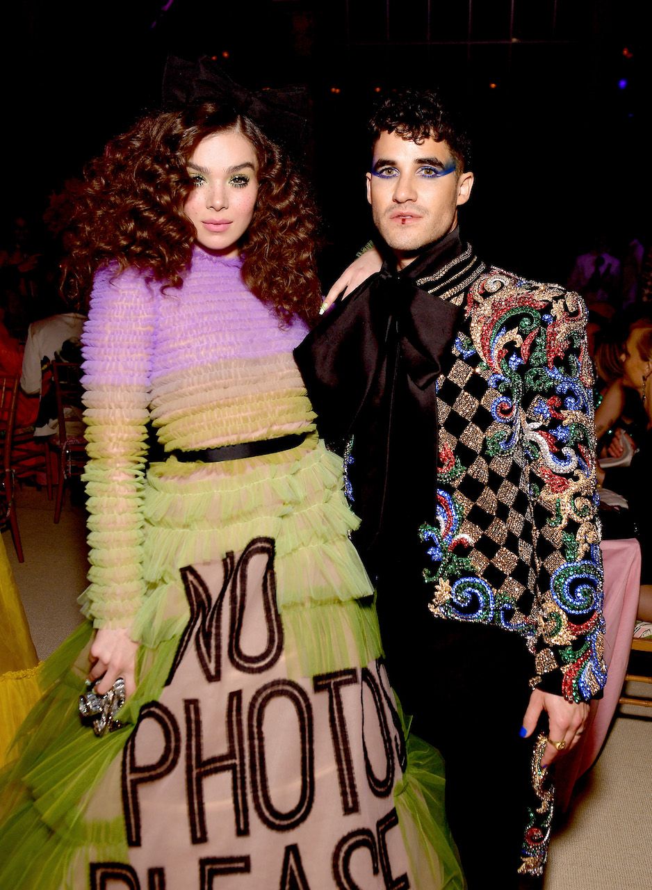 NEW YORK, NEW YORK - MAY 06: (EXCLUSIVE COVERAGE, SPECIAL RATES APPLY) Hailee Steinfeld and Darren Criss attend The 2019 Met Gala Celebrating Camp: Notes on Fashion at Metropolitan Museum of Art on May 06, 2019 in New York City. (Photo by Matt Winkelmeyer/MG19/Getty Images for The Met Museum/Vogue)