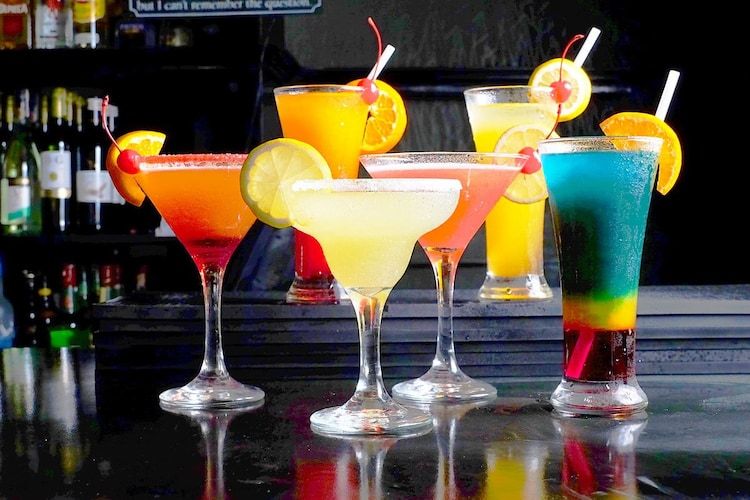 Cocktails are served at St. Patrick's Kapitolyo in Pasig | Photo: Zomato