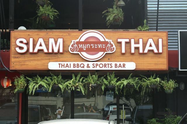 The facade of Siam Thai sports bar in Kapitolyo, Pasig | Photo: Food In The Bag
