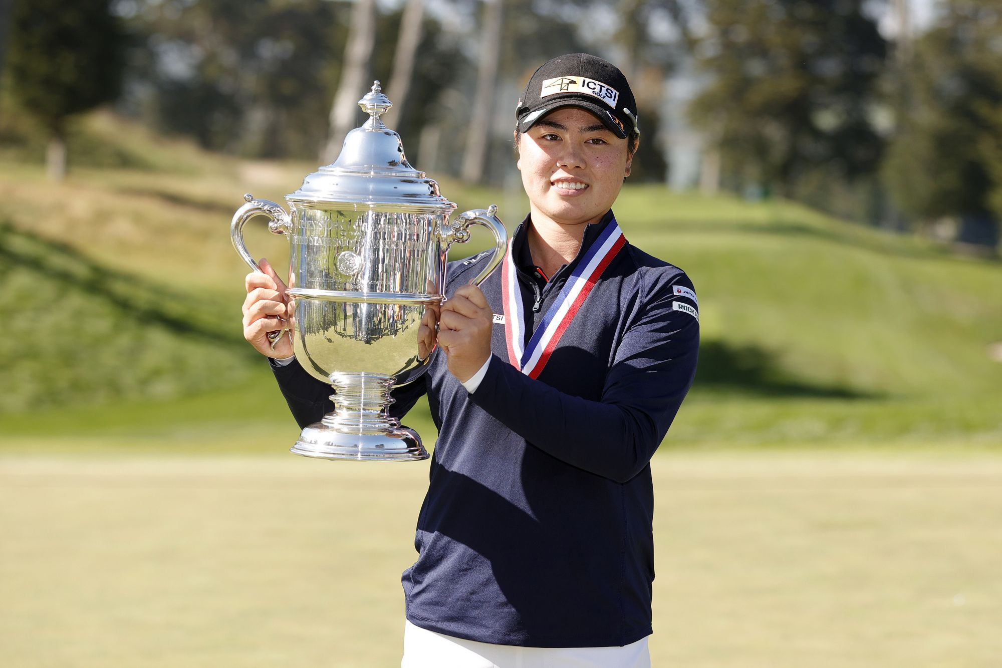 SAN FRANCISCO, CALIFORNIA - JUNE 06: Yuka Saso of the Philippines celebrates with the Harton S. Semple Trophy after winning the 76th U.S. Women's Open Championship at The Olympic Club on June 06, 2021 in San Francisco, California. Saso won following a three-hole playoff against Nasa Hataoka of Japan. (Photo by Ezra Shaw/Getty Images)