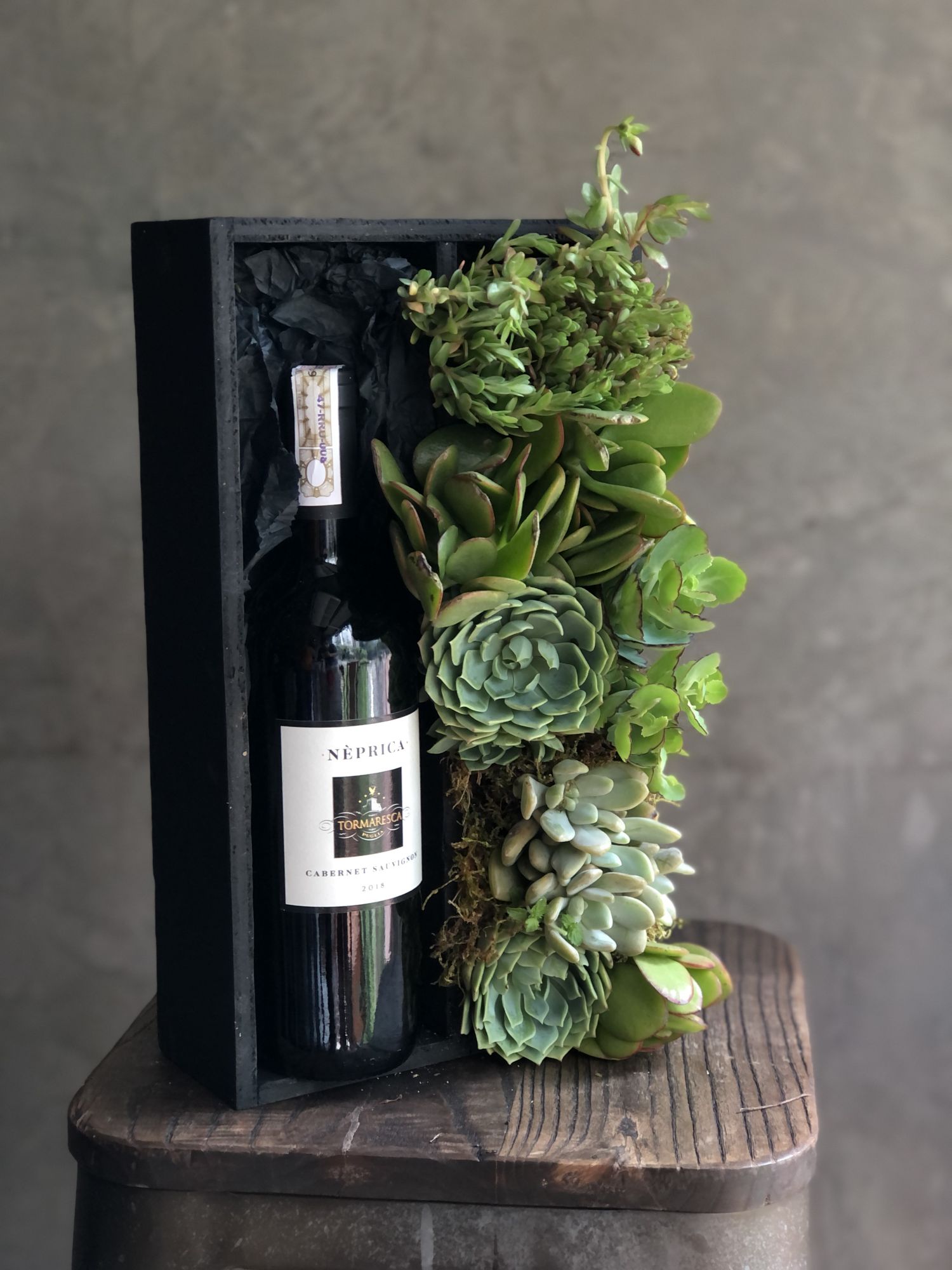 Fiori di Marghi's wine and succulent gift boxes are elegant presents for every dad, green-thumb or not!