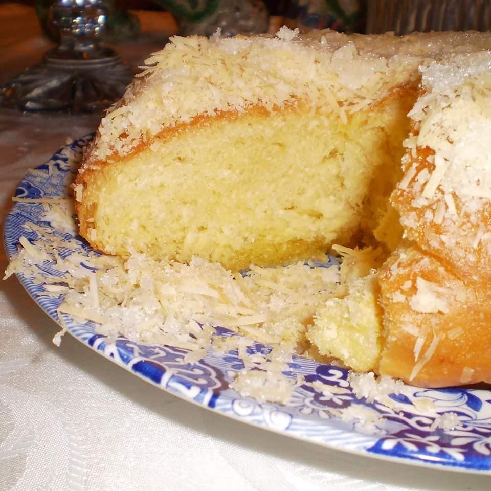 Pasteleria Mallorca's ensaymadas resemble the authentic, old-fashioned buns we know and love