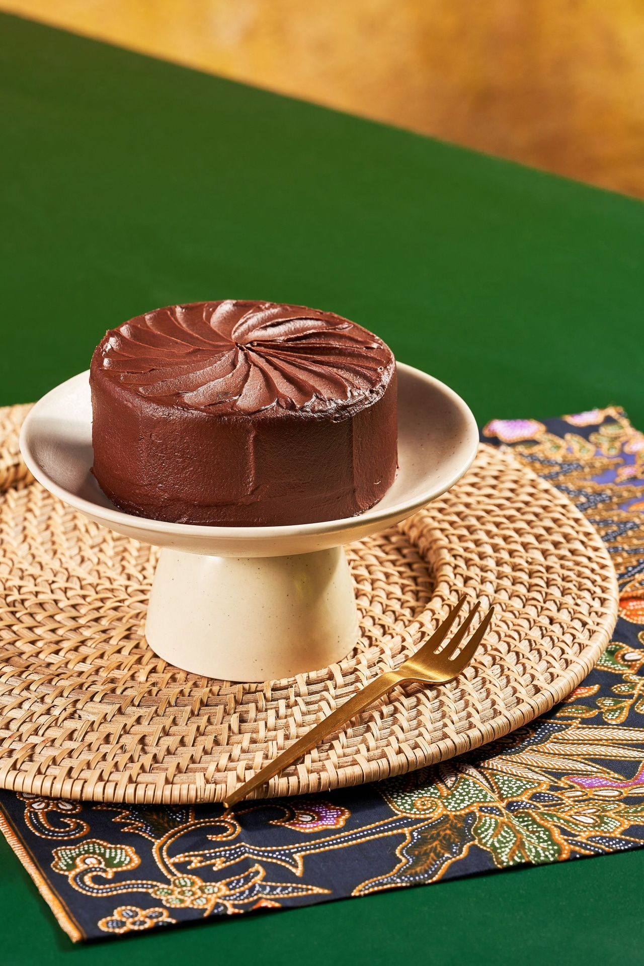 Café Lola presents another great cake to take home for the family