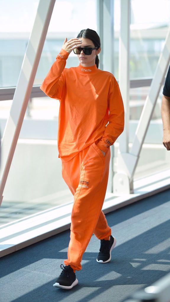 NEW YORK, NY - AUGUST 04: Kendall Jenner seen at JFK Airport on August 4, 2017 in New York City. (Photo by Robert Kamau/GC Images)