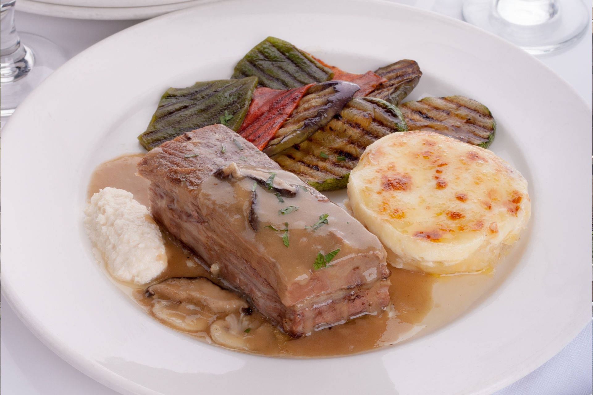 Bizu's 10-hour roast beef