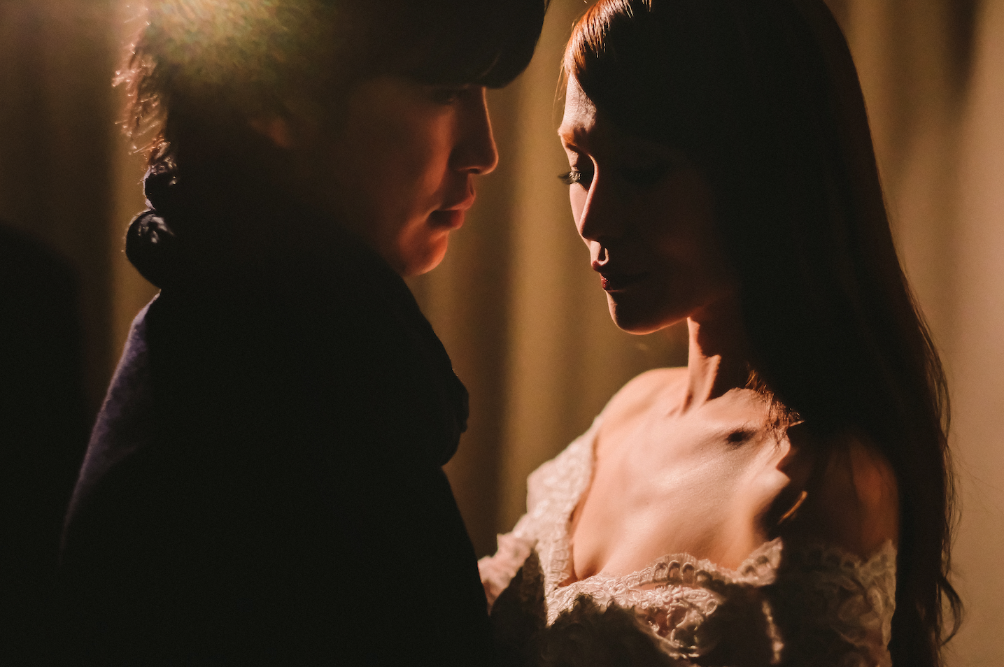 A quiet moment portrait of the couple by Derrick Ong X-H1