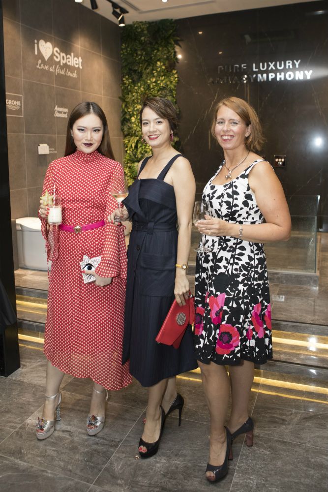 Sabrina Ho, Angelique Teo, Ingela Johansson