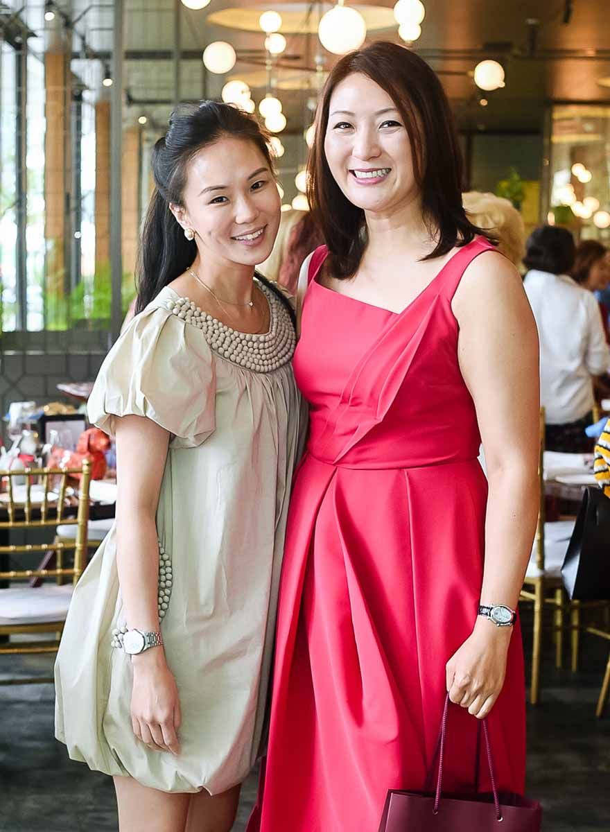 Lynn Yeow-De Vito, Nana Au-Chua