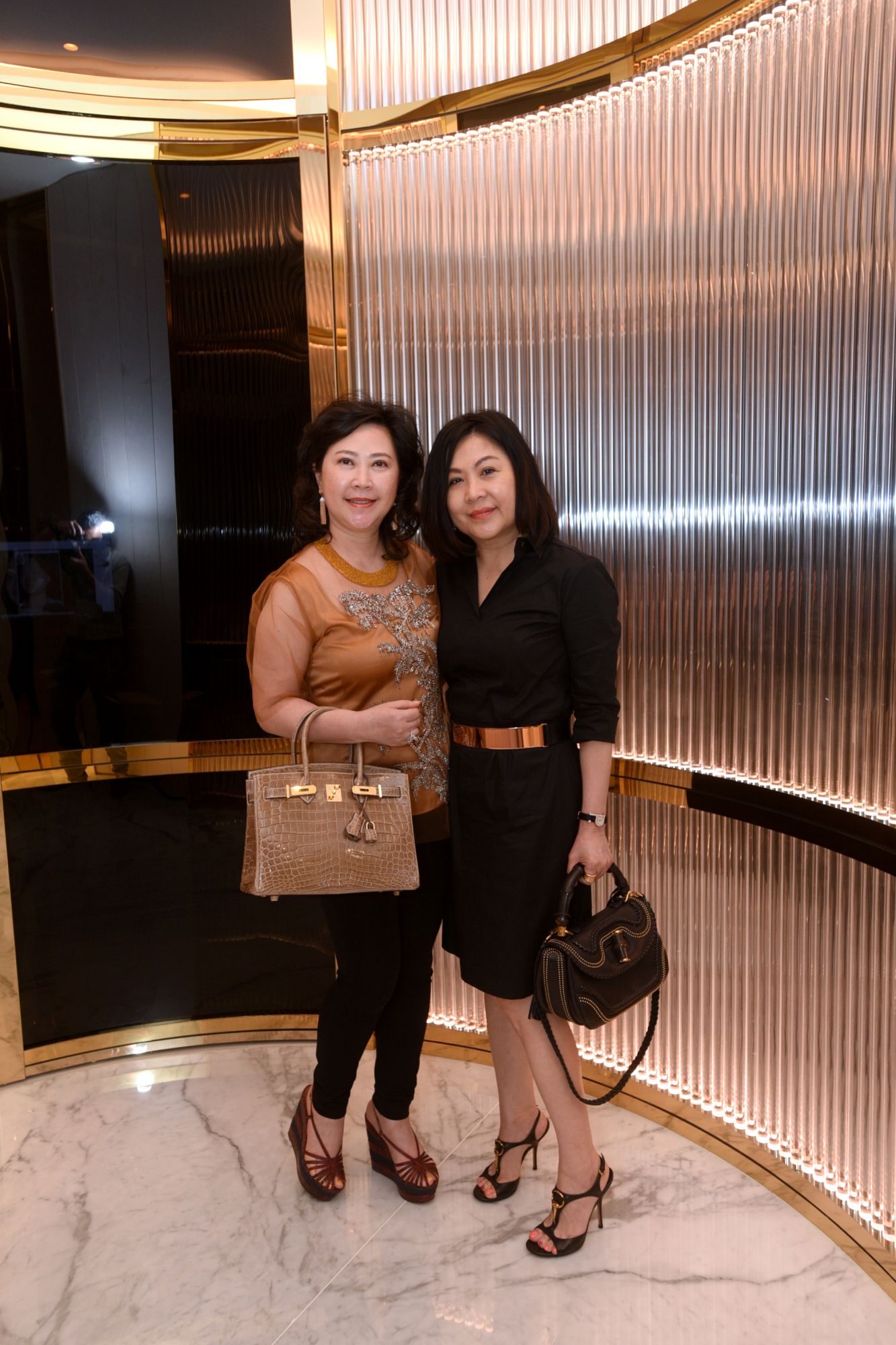 Lina Rawung, Lilian Low