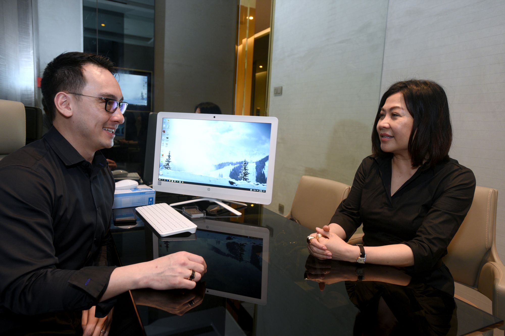 Dr. Christopher Looi, Lillian Low