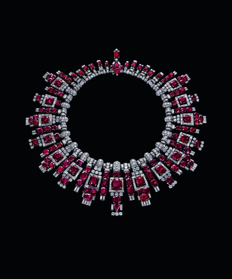 Cartier, 1937. Platinum, rubies, diamonds.© The Al Thani Collection. Tous droits réservés. Photo Laziz Hamani