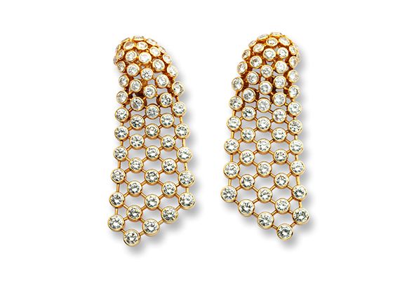 Cartier Collection earrings, 1990, yellow gold, diamonds
