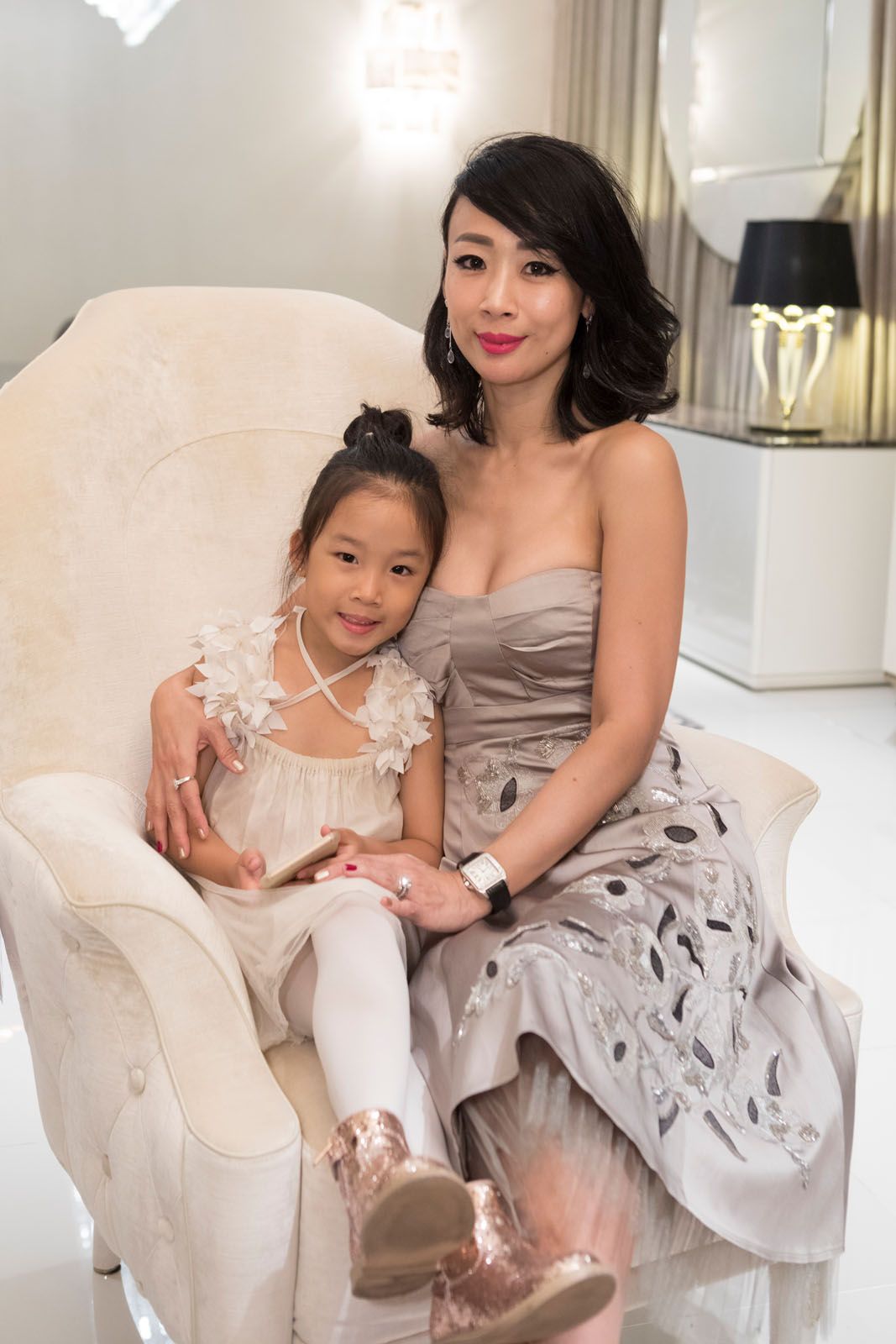 Andrea Chin, Evelyn Mulia