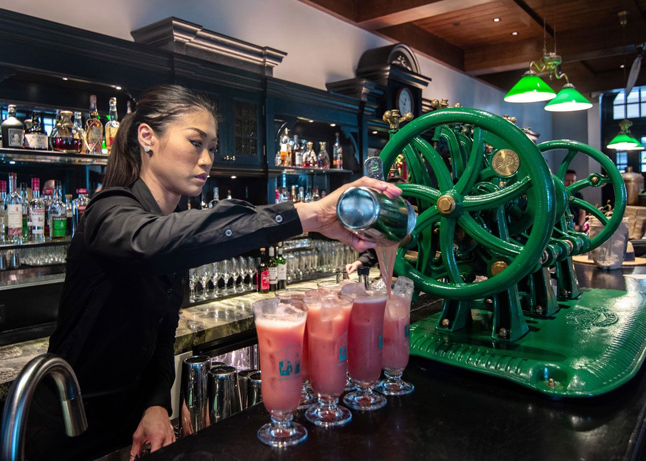 Long Bar Refreshes The Singapore Sling For A New Generation