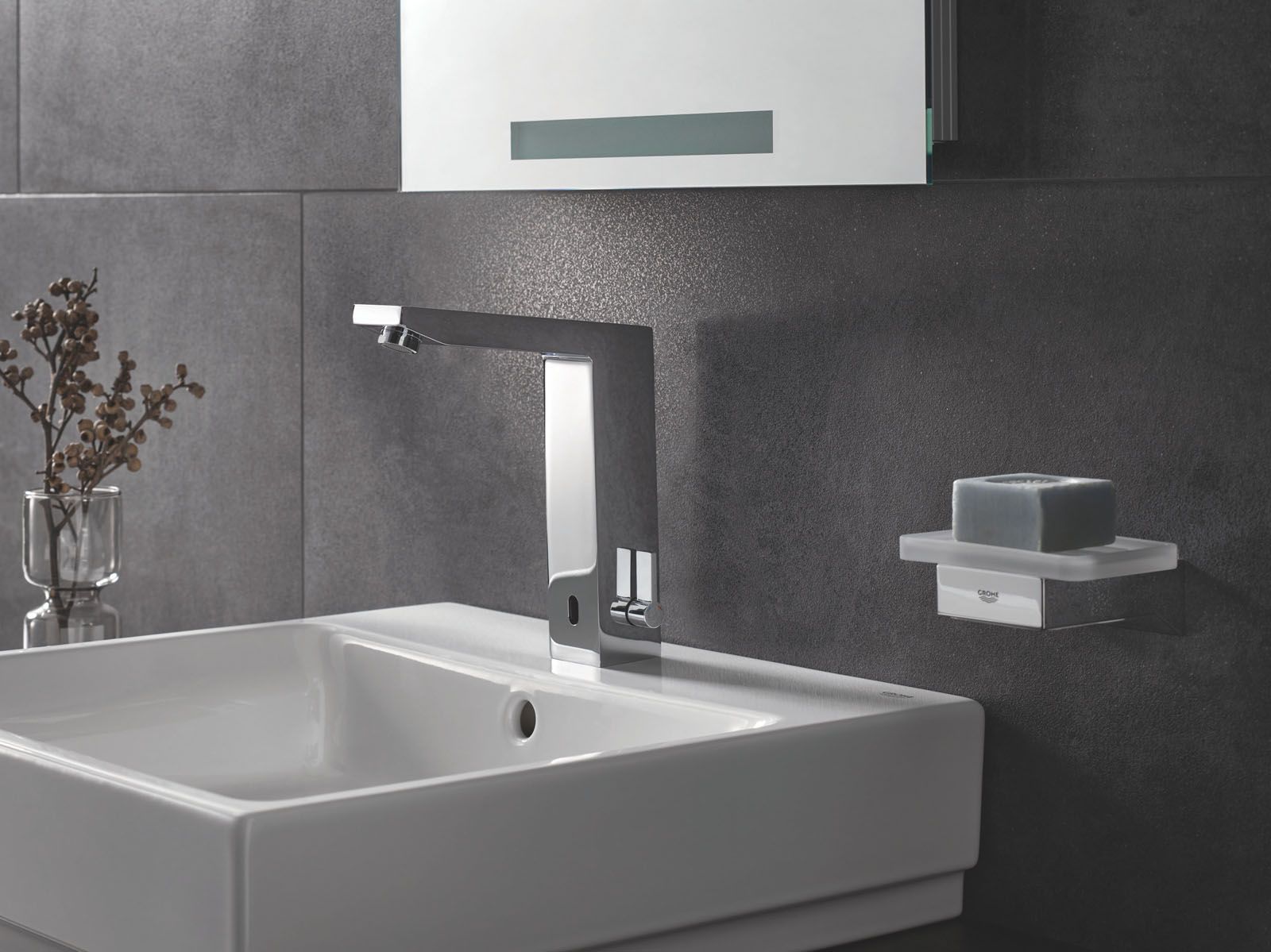 Eurocube E single-lever mixer from Grohe