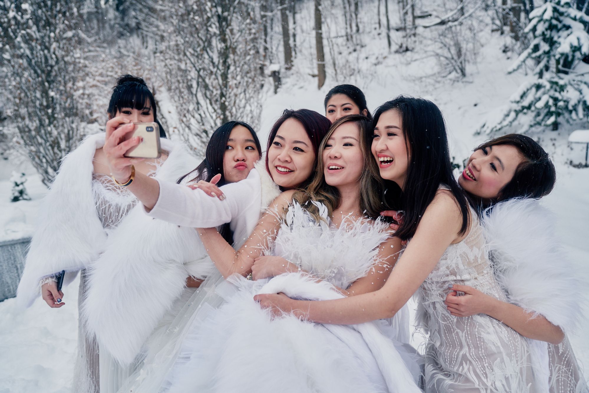 Victoria Venny Hartono, Chintara Diva Indrajaya, Ivana Agustin, Vica Natalia Nirwanda, Jessicacindy Hartono, Ellen Angelia Gunawan, Patrica Pangat