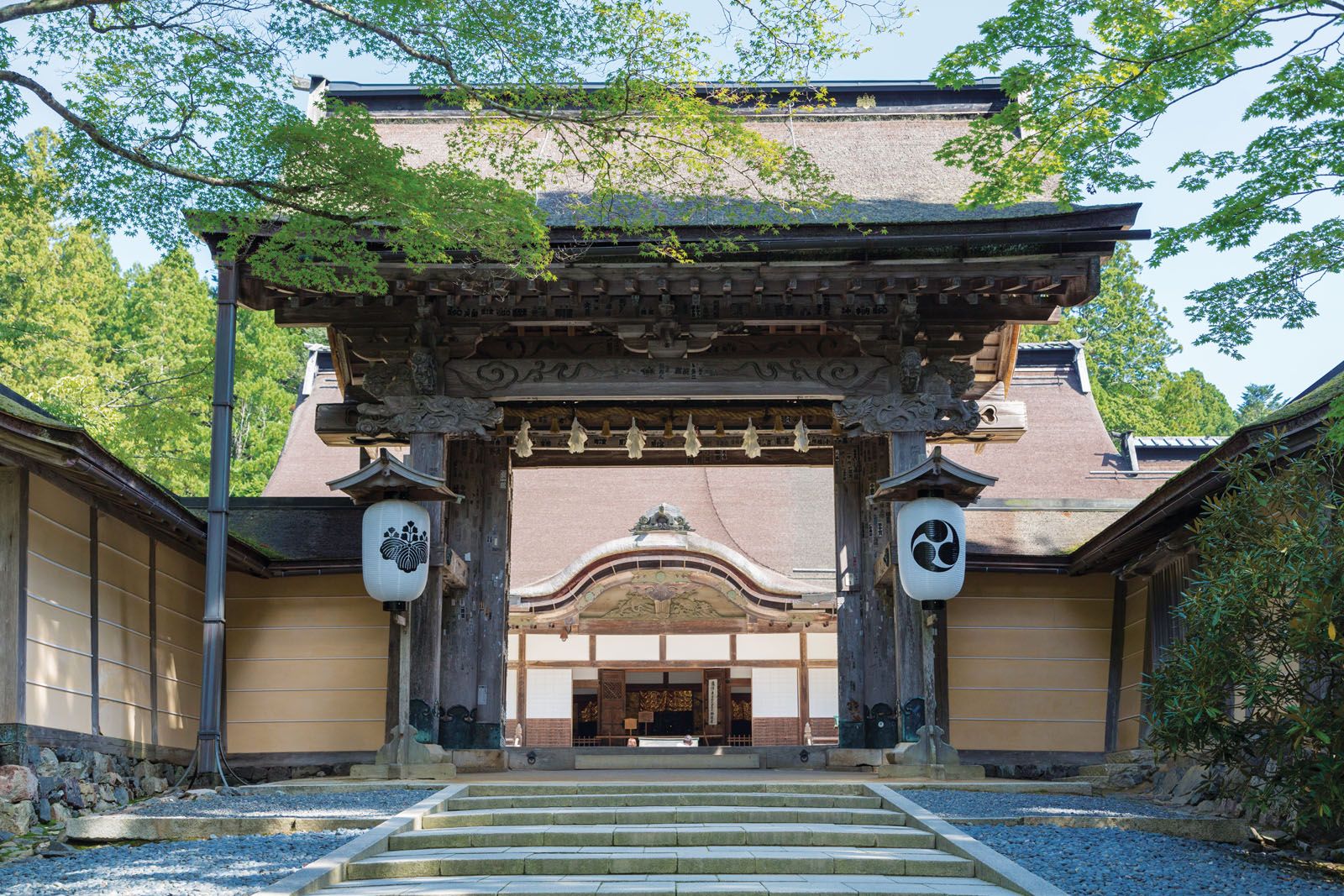 Live as the monks do with an overnight stay at temples or visit the serene Kinkaku-ji and Kongōbu-ji and relish the joy of simple things
