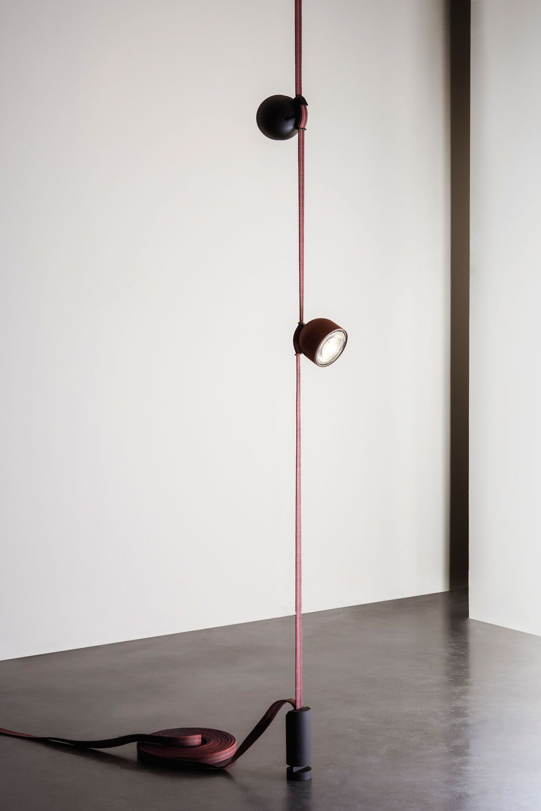 A floor lamp from the Plusminus collection for Vibia