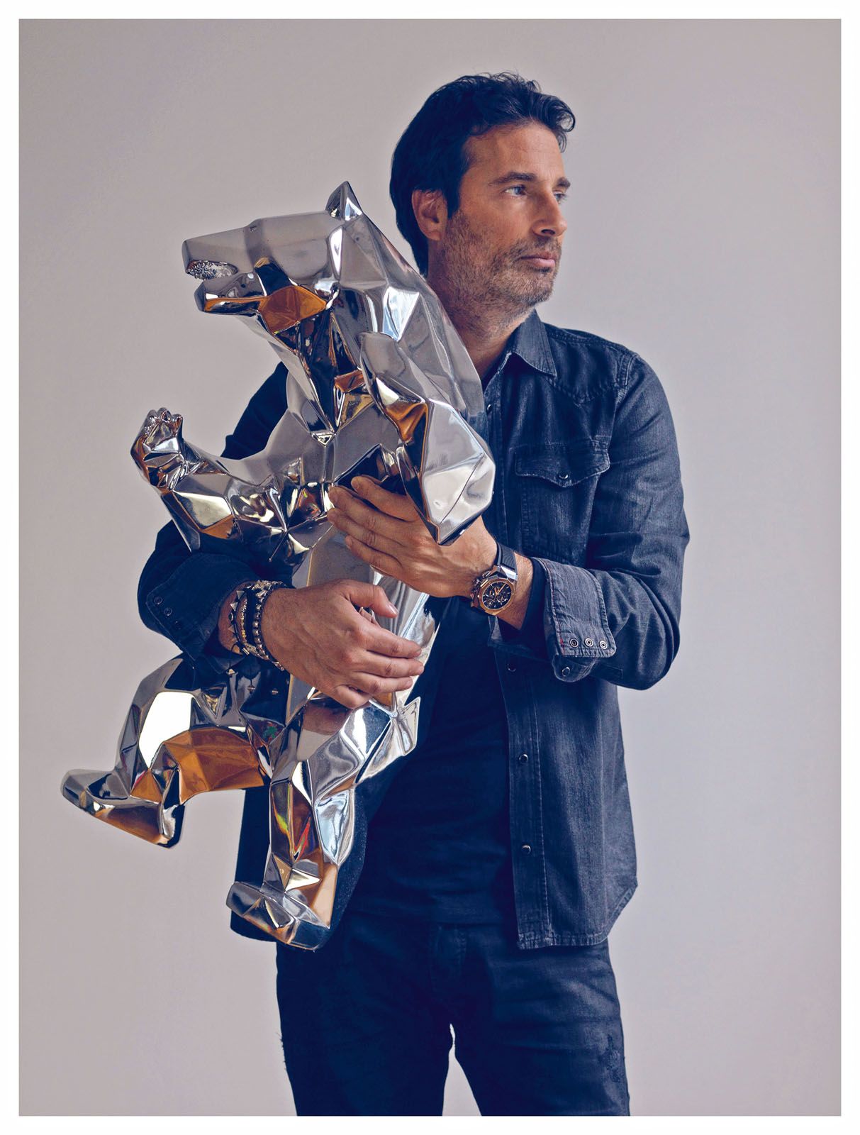 French artist Richard Orlinski with his Standing Bear sculpture