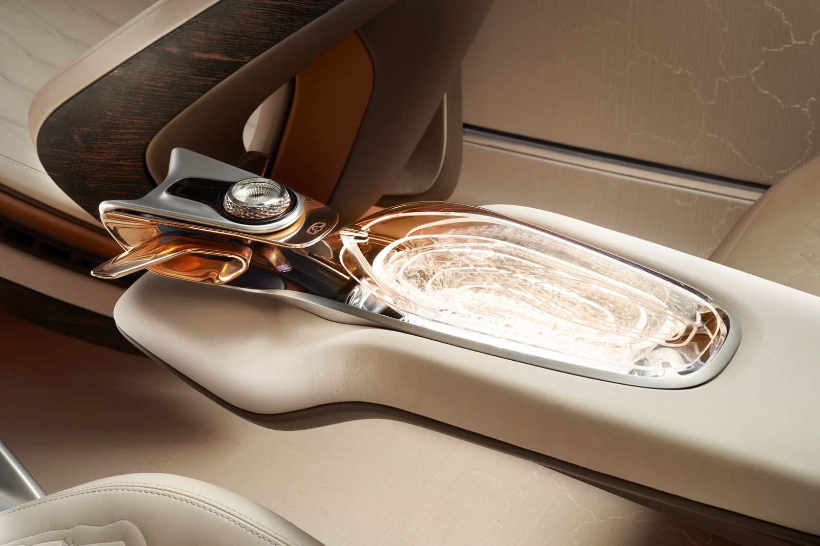 The car’s AI‑powered crystal centre console is also known as the Bentley Personal Assistant