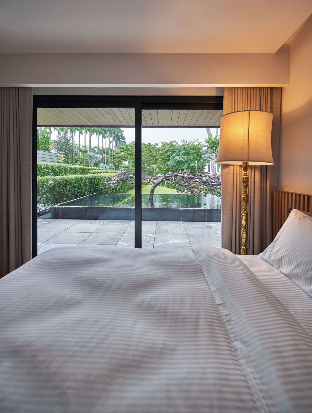The guest room offers frontal views of another tree-like installation by Tafreshi