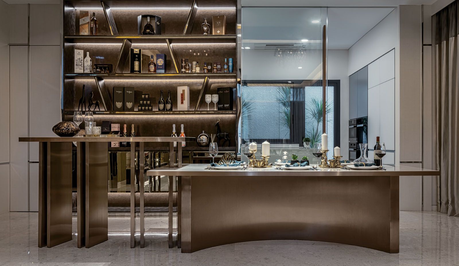 This sculptural piece combines a bar counter with the dining table