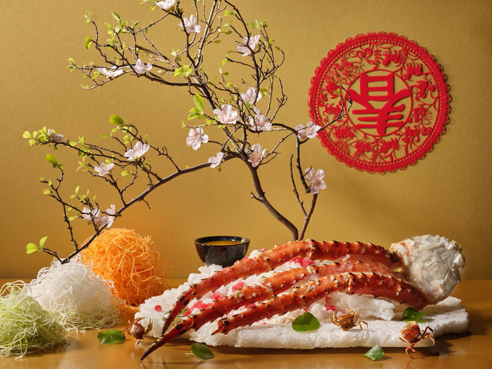 Alaskan Crab with Salted Egg Yolk Sauce Yu Sheng