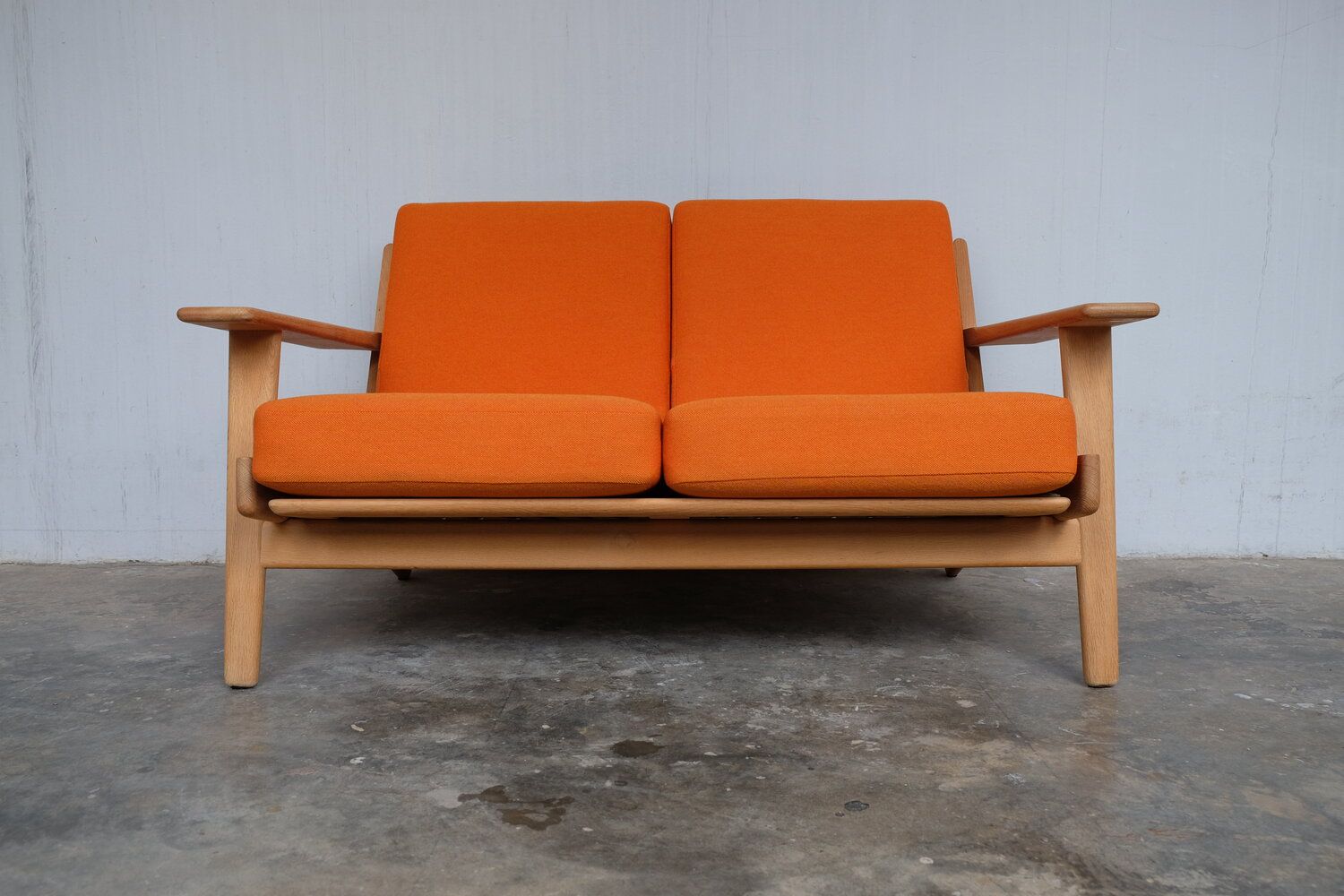 Hans J. Wegner GE 290 two-seater sofa, from Copan (Image: Copan)