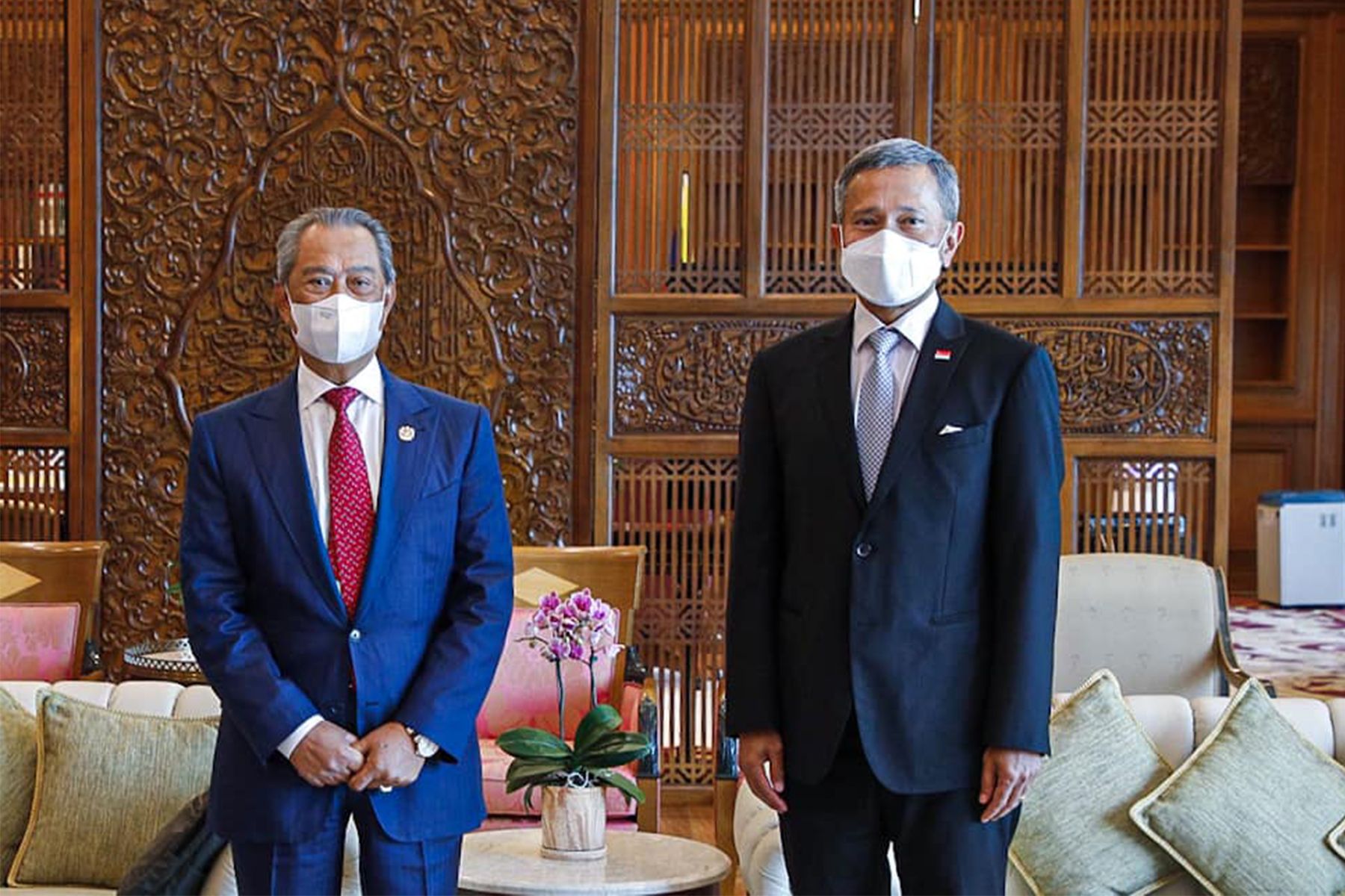 Singapore and Malaysia's Foreign Ministers met to discuss cross-border travel in KL this week (Photo: Vivian Balakrishnan)