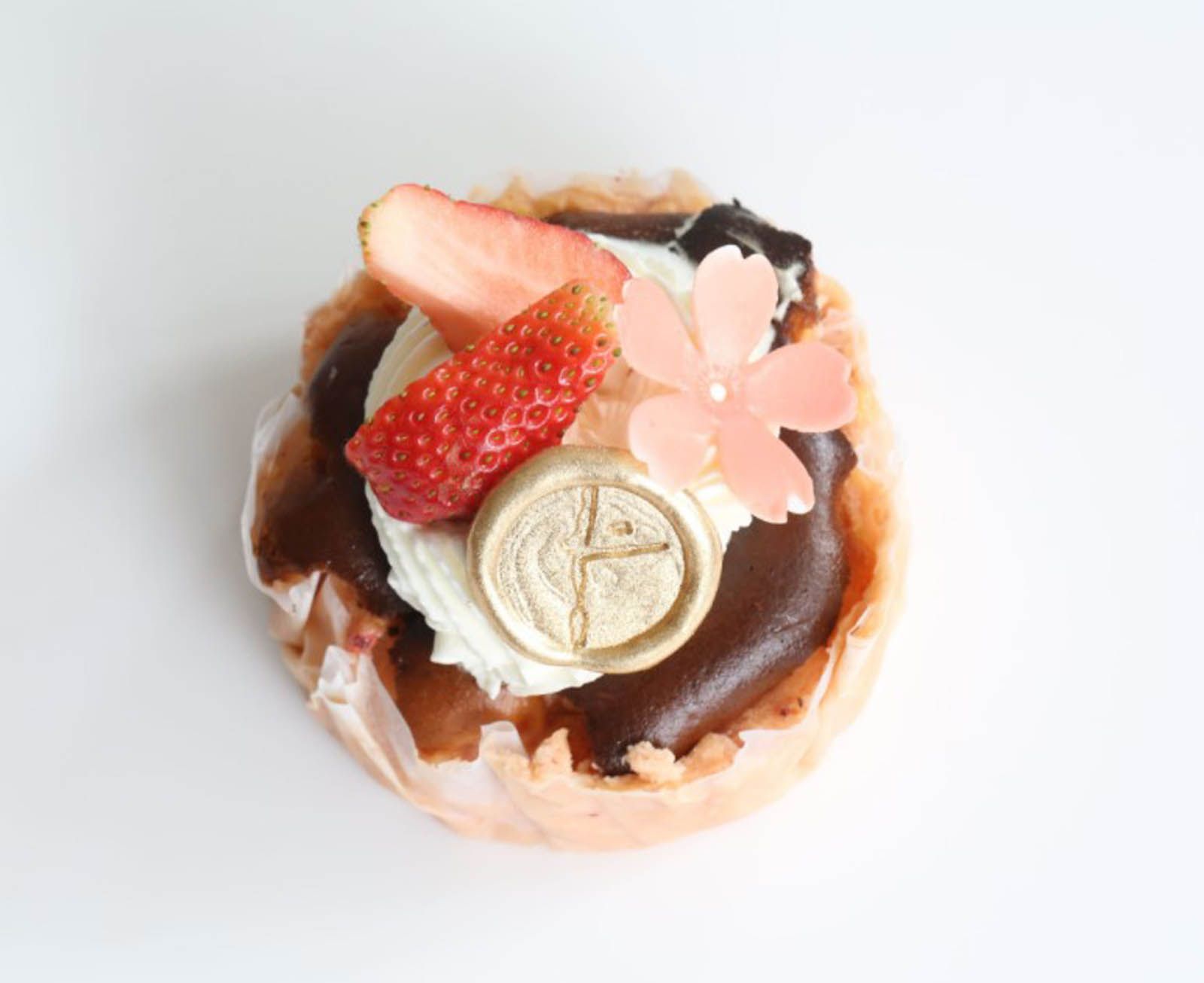 Strawberry Basque cheesecake