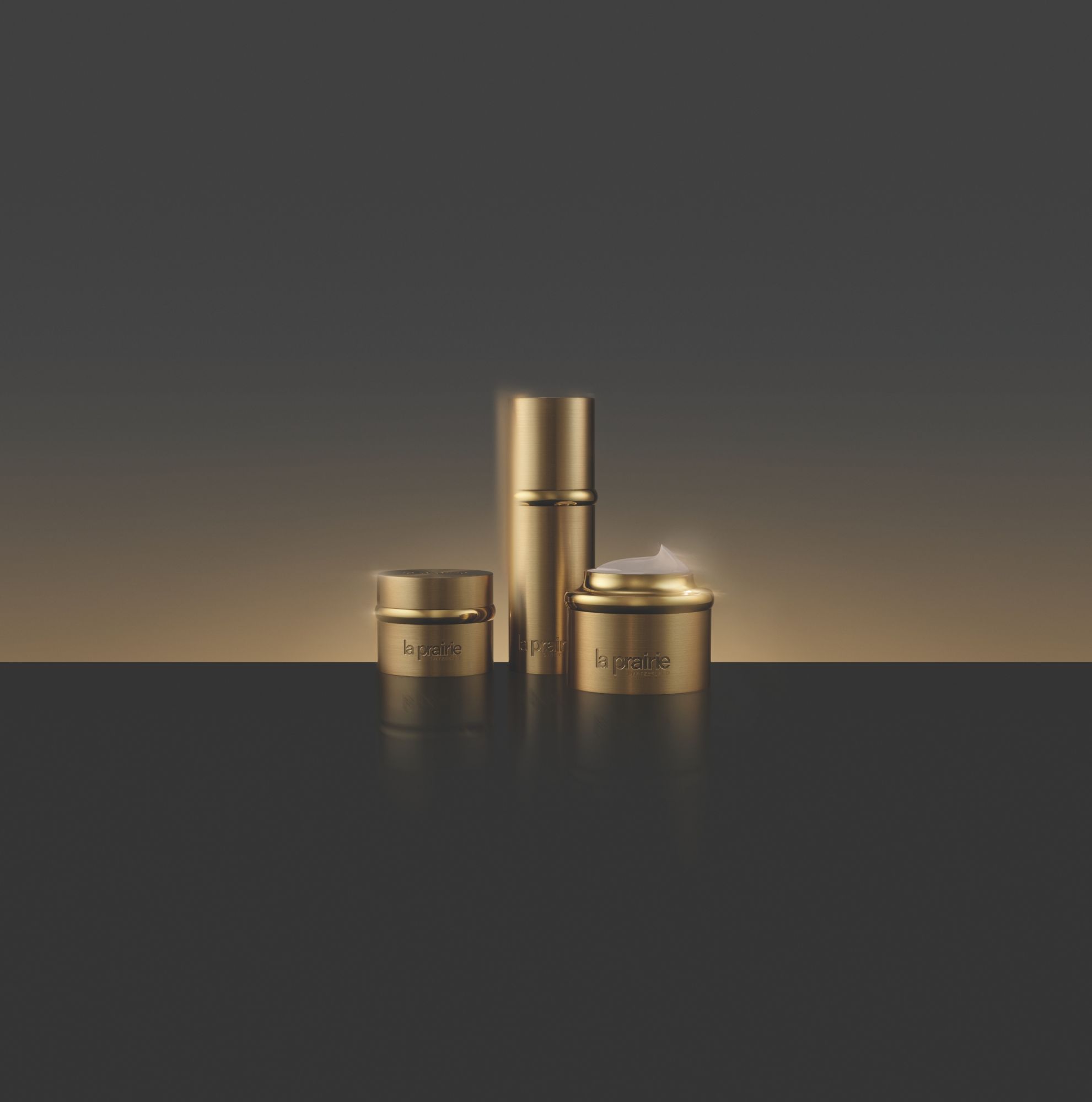 Regain that youthful glow with the La Prairie Pure Gold collection. Opposite page: Factors such as age and stress can affect our skin, leaving it dry, rough and dull, but it’s possible to achieve luminosity again
