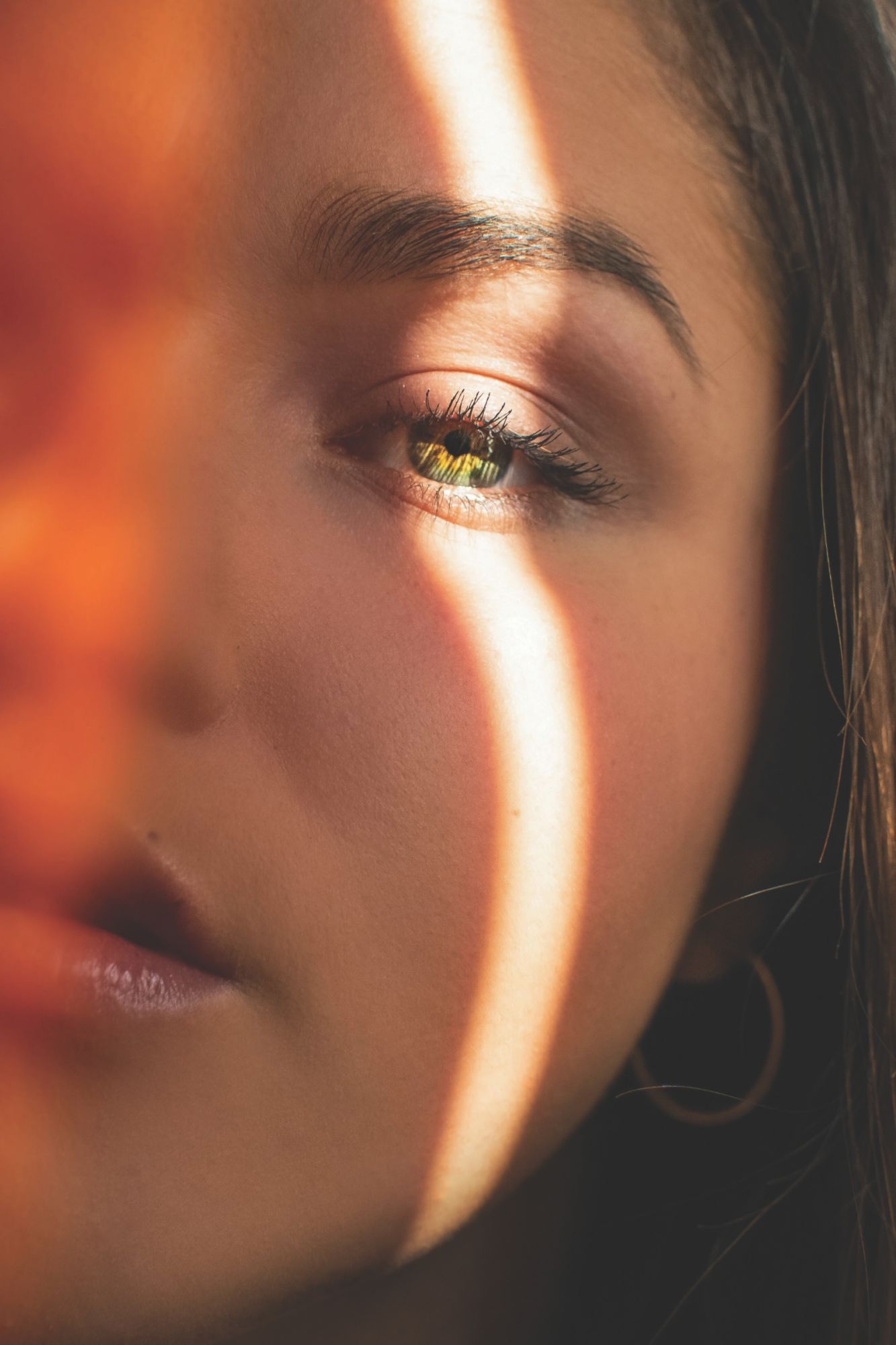 Factors such as age and stress can affect our skin, leaving it dry, rough and dull, but it’s possible to achieve luminosity again. Model Kamila Maciejewska from Unsplash (Photo: La Prairie)